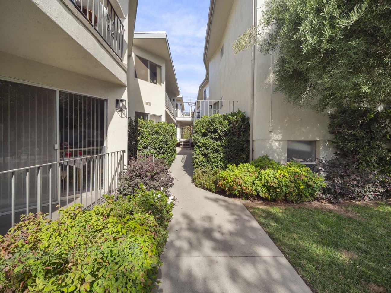 2841-2851-montrose-ave-glendale-ca-91214