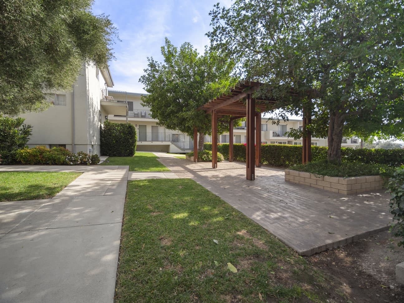2841-2851-montrose-ave-glendale-ca-91214